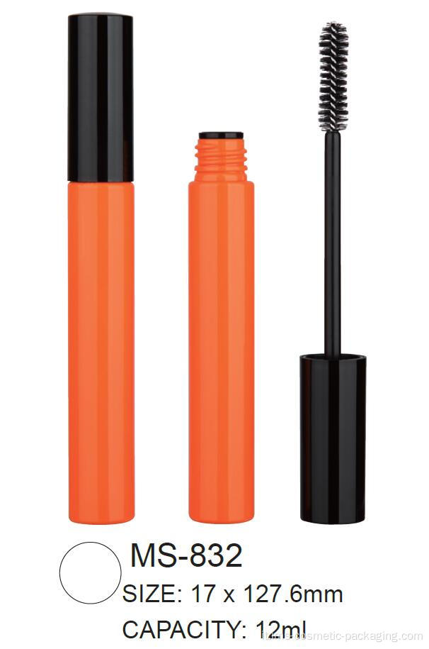 Imballaggio mascara cosmetico in plastica vuota