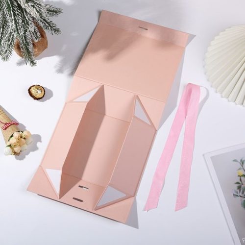 Magnetic Foldable Packaging Box with Ribbon
