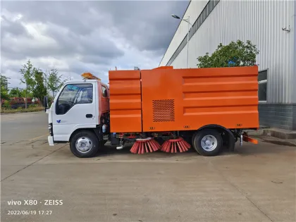 ISUZU 4m3 Road Sweeper Truck