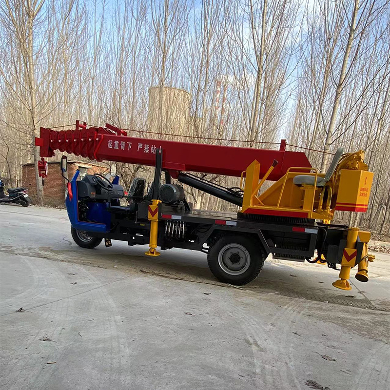 Three wheel fixed crane