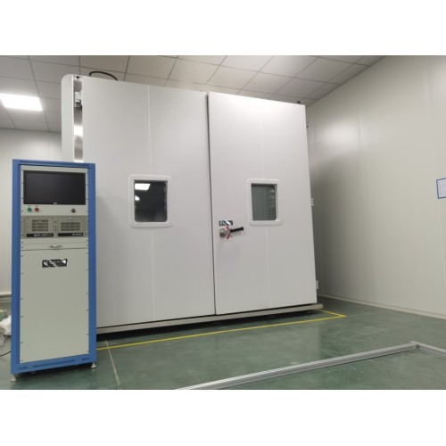 Photovoltaic module damp heat test chamber