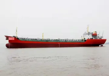 961 DWT Oil tanker build in 2006