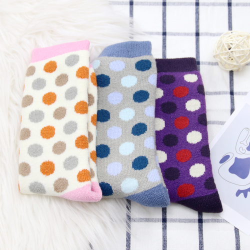 Nouvelles chaussettes à pois en coton pur