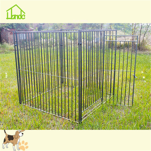 Heavy outdoor dog cage with welded mesh