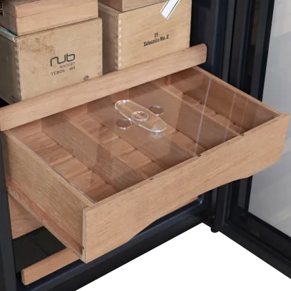 Cigar Cooler: Freestanding Semiconductor Cigar Humidor Refrigerator