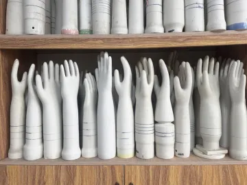 Ceramic Glove Mold Production
