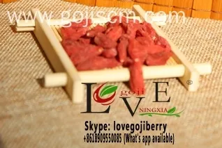 Low pesticide goji berries vary in size.
