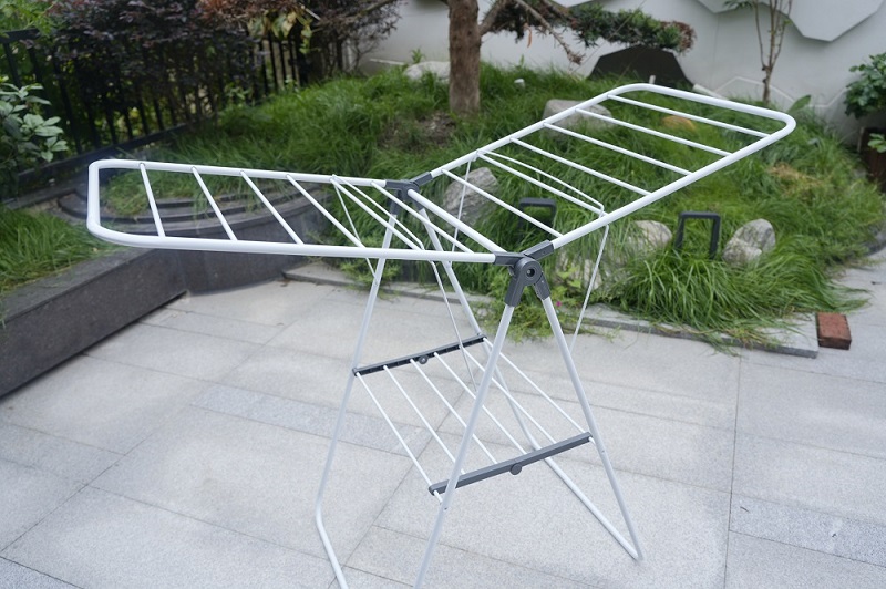 Metal clothes dryer rack