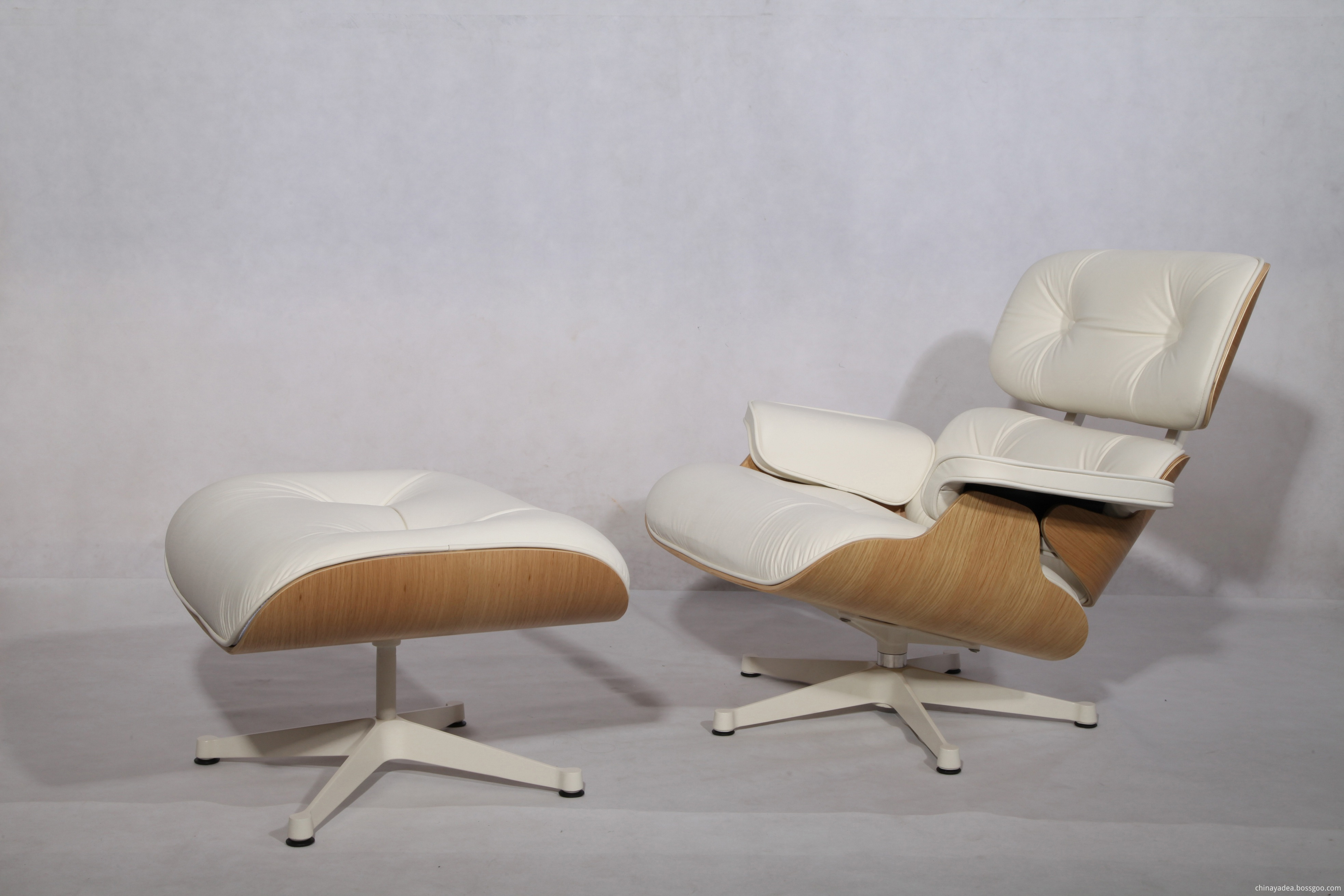 Charles and Ray Eames Oak Wood veneer and white base Charles and Ray Eames Oak Wood veneer and white base