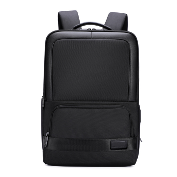 กระเป๋าเป้สะพายหลังของผู้ชายพร้อมการชาร์จ USB