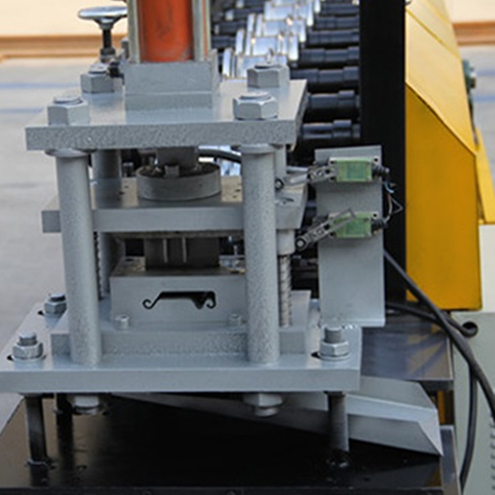 Aluminum roll shutter slats roll forming machine