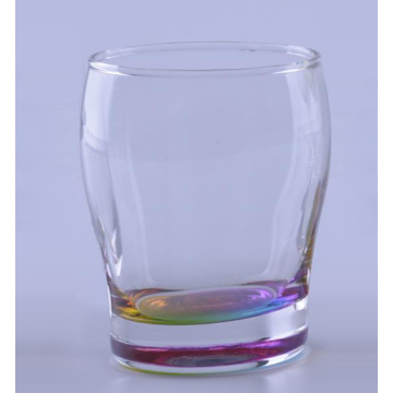 Mooie drinkglazenset met regenboogbodem