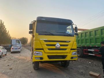 Caminhão Howo Tipper reformado