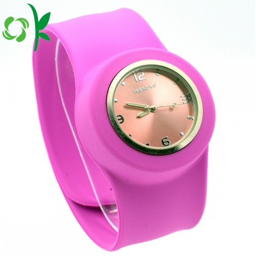 Eenvoudige hoogwaardige siliconen slap armband met horloge