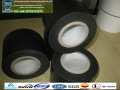 Sistema de revestimiento de cinta con aplicación en frío para la protección contra la corrosión de tuberías metálicas petroquímicas
