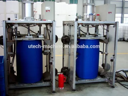 Automatic oil bottle leak detector