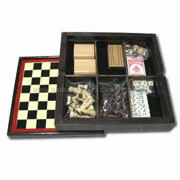 International Casino Set with Dices, Measures 33 x 33 x 6.2cm, Wooden Material