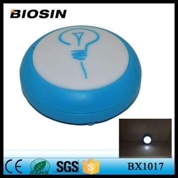 Round mini work light with 360 degree hook