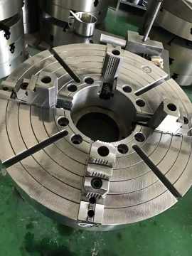 Independent Four jaw  lathe chuck