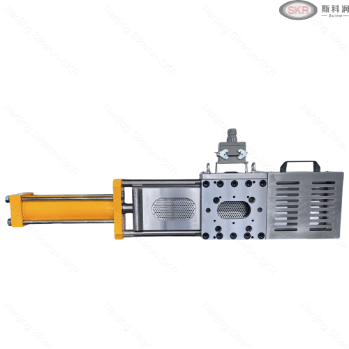 Patented twin screw extruder with hydraulic screen changer