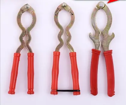 Nut Cracker/Walnut Clip