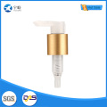 Пластиковый насос для лосьона с золотым корпусом и прозрачным корпусом
