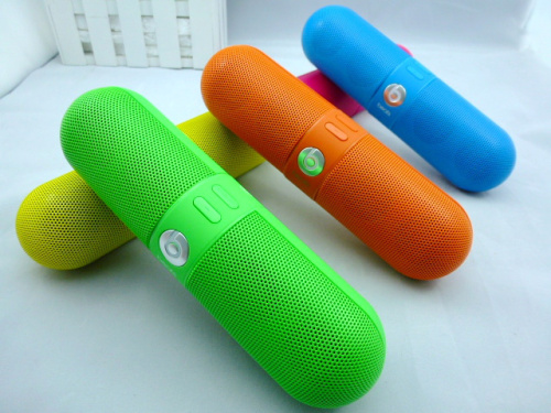 2013 new limited edition pill speaker mini bluetooth 1:1 same accessories as original retail box