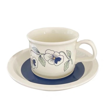Retro Finnish Middle Porcelain Cup and Saucer Set: A Creative Afternoon Camellia Tea Set with High Appearance Level