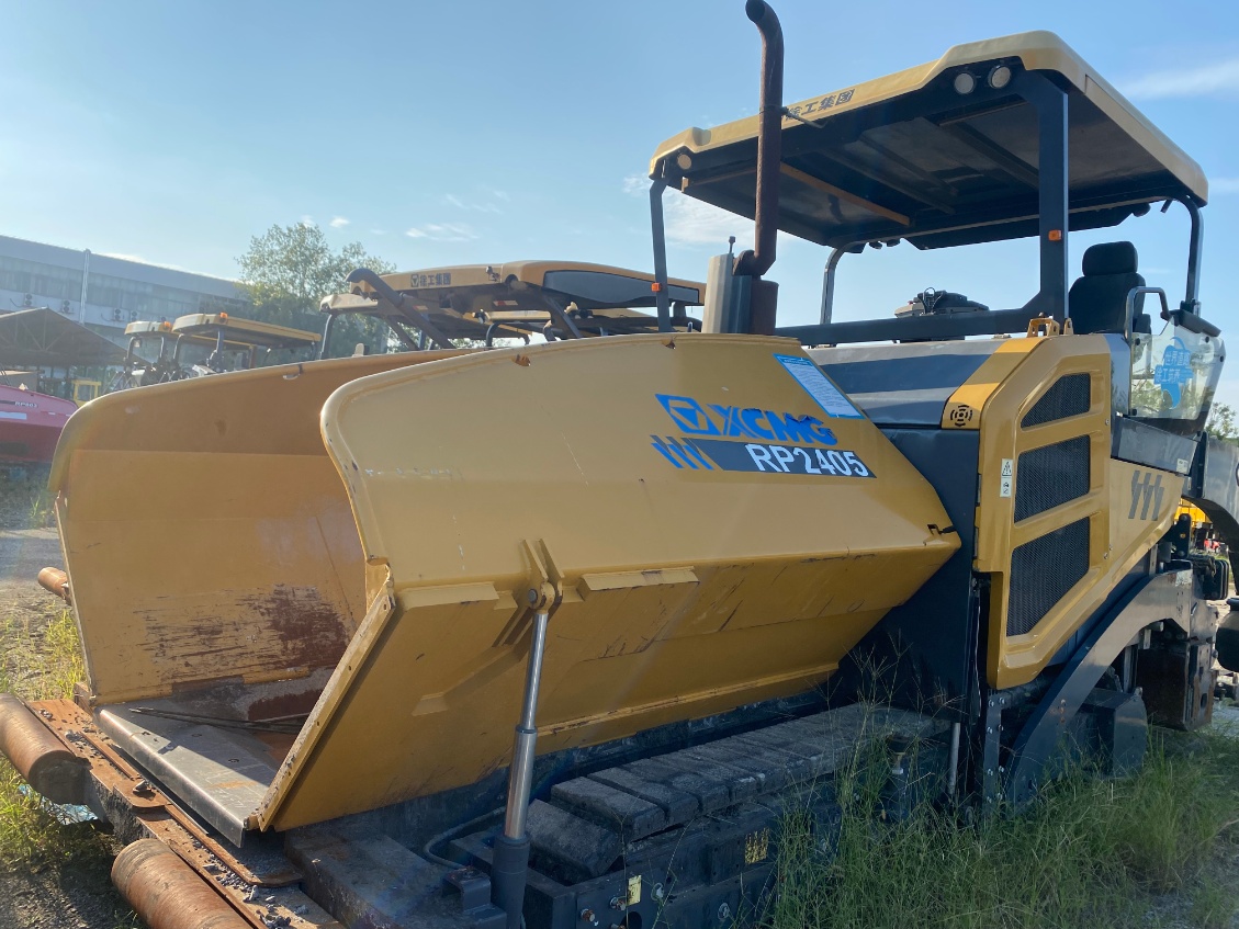 XCMG asphalt pavers RP2405 road paver