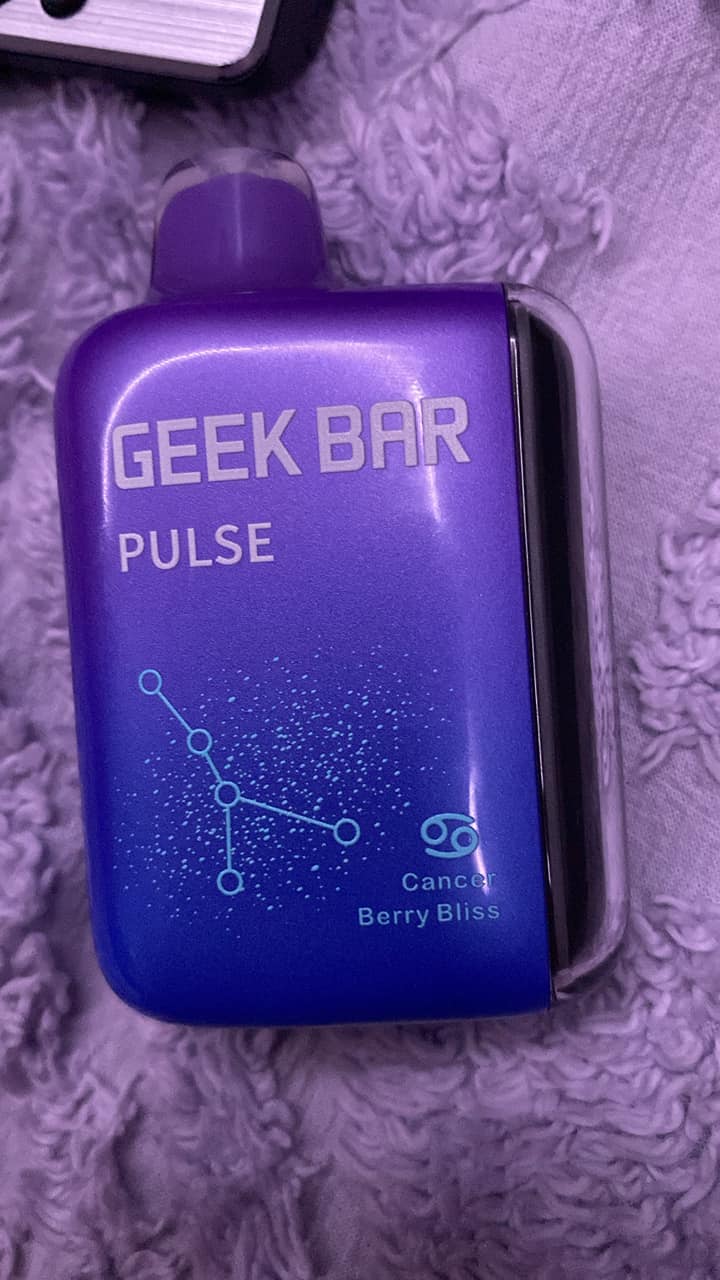 geek-bar-pulse-15k-disposable-vape-mango-ice.jpg