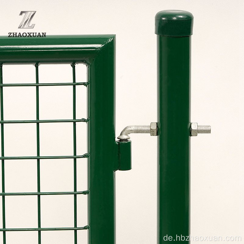 Dunkelgrünes Gartentor runde Röhren