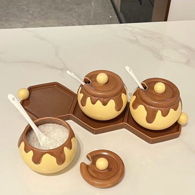 Stylish Anime-Themed Dinnerware Collection
