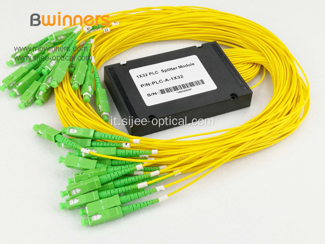 Accoppiatore per fibra ottica con connettori SC 1x32
