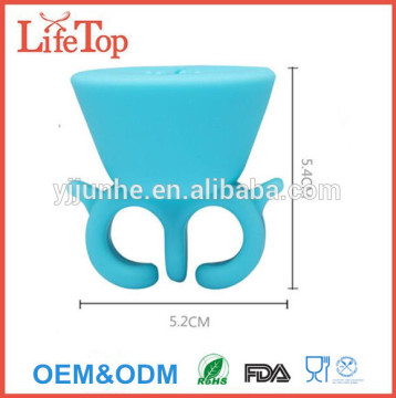 2016 New Arrival Soft Silicone Wearable Nail Polish Bottle Holders