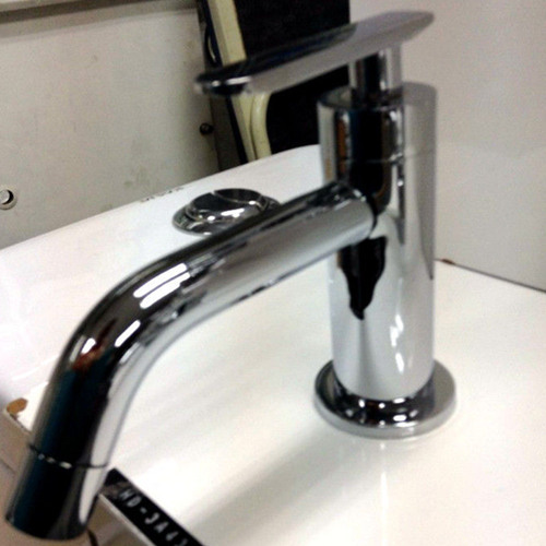 Brass Single Hole Bathroom Sink Faucet