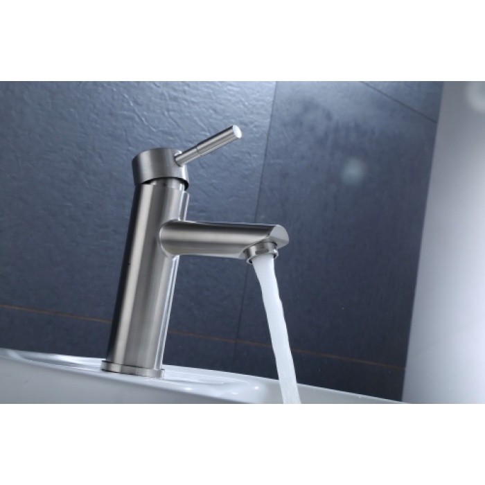Badezimmer-Wasserhahn mit gebürsteter Oberfläche