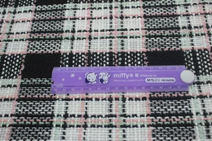 Fragrant Breeze Tweedy Fabric: In-Stock 100% Polyester Yarn Dyed Women's Autumn & Winter Coat Material