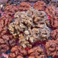 Ассорти ароматных грецких орехов с пряным вкусом