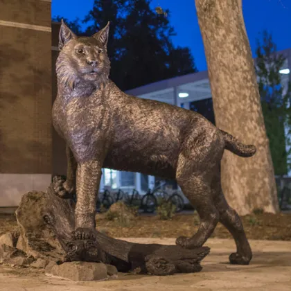 Outdoor Art Statue Life Size Bronze Wildcat Sculpture
