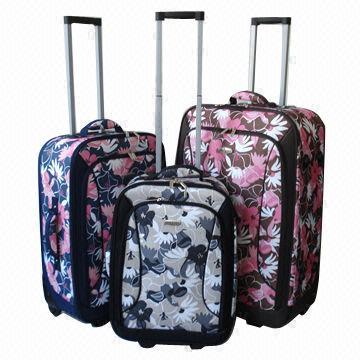 3-piece luggage set, made of polyester, front with EVA, measures 20, 24 and 28 inches