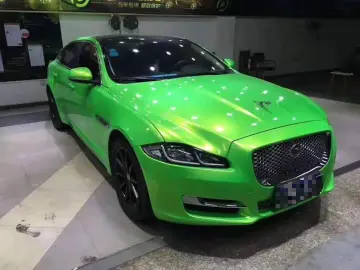 Glossy Magic Apple Green Color Vinyl Wrap