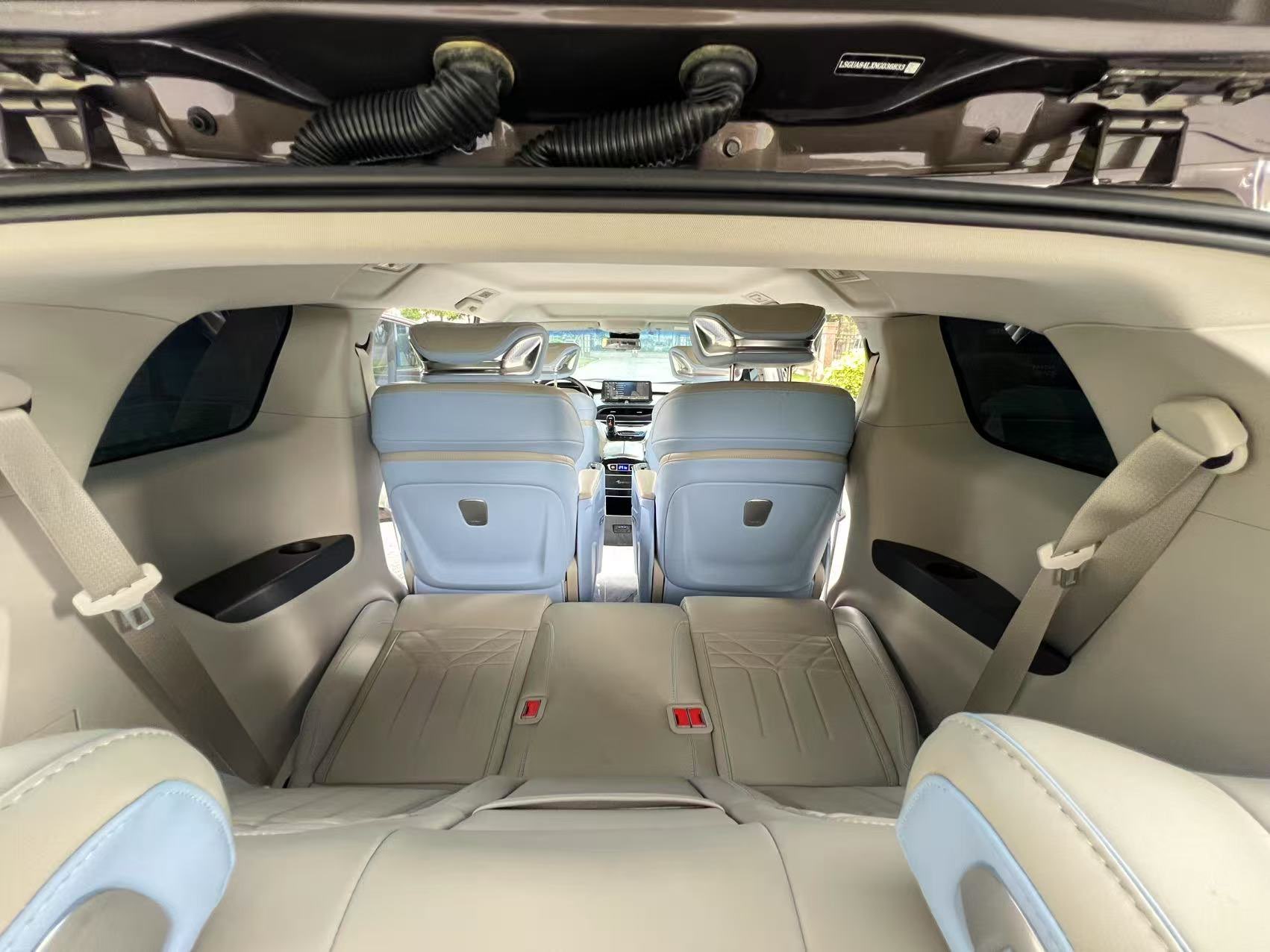 2023 Land Business Class Comfort Edition