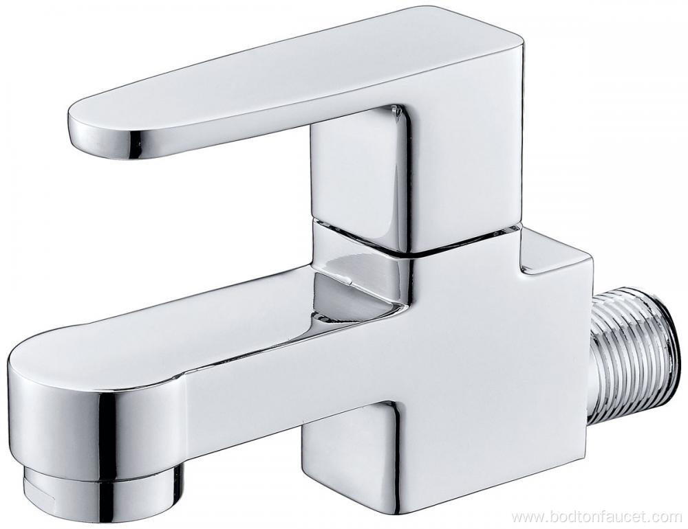 Angle valve for bathtub faucet