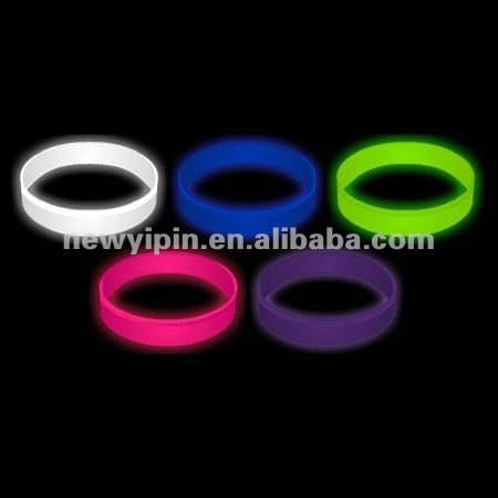 OEM customized glow in the dark wristbands