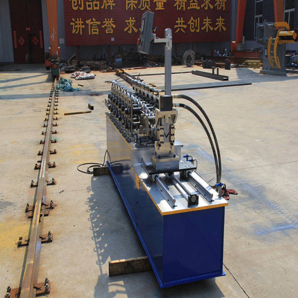 Metal roof keel cutting machine