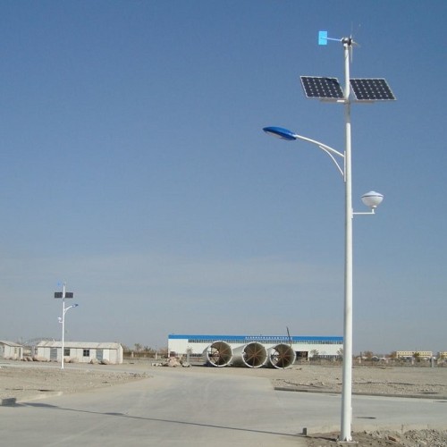 Turbinas de viento verticales Energía solar híbrida Alumbrado público