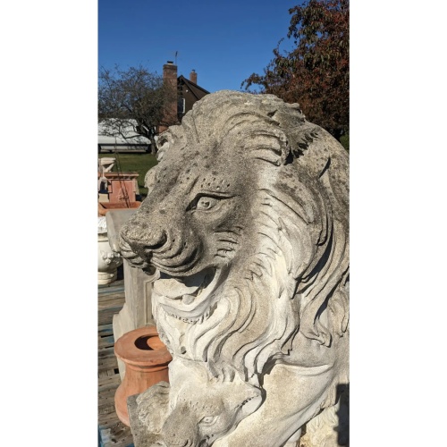 屋外で使用するためのアンティークスタイルの石のライオン像