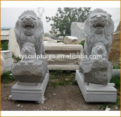 Outdoor granite animal of a big lion and a little lion statue