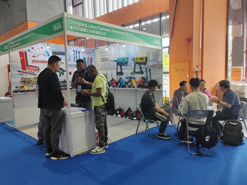 Liyu Precision Machinery Achieves Remarkable Success at the Canton Fair, Securing Orders from Multiple Countries for its Nail Guns and Nails