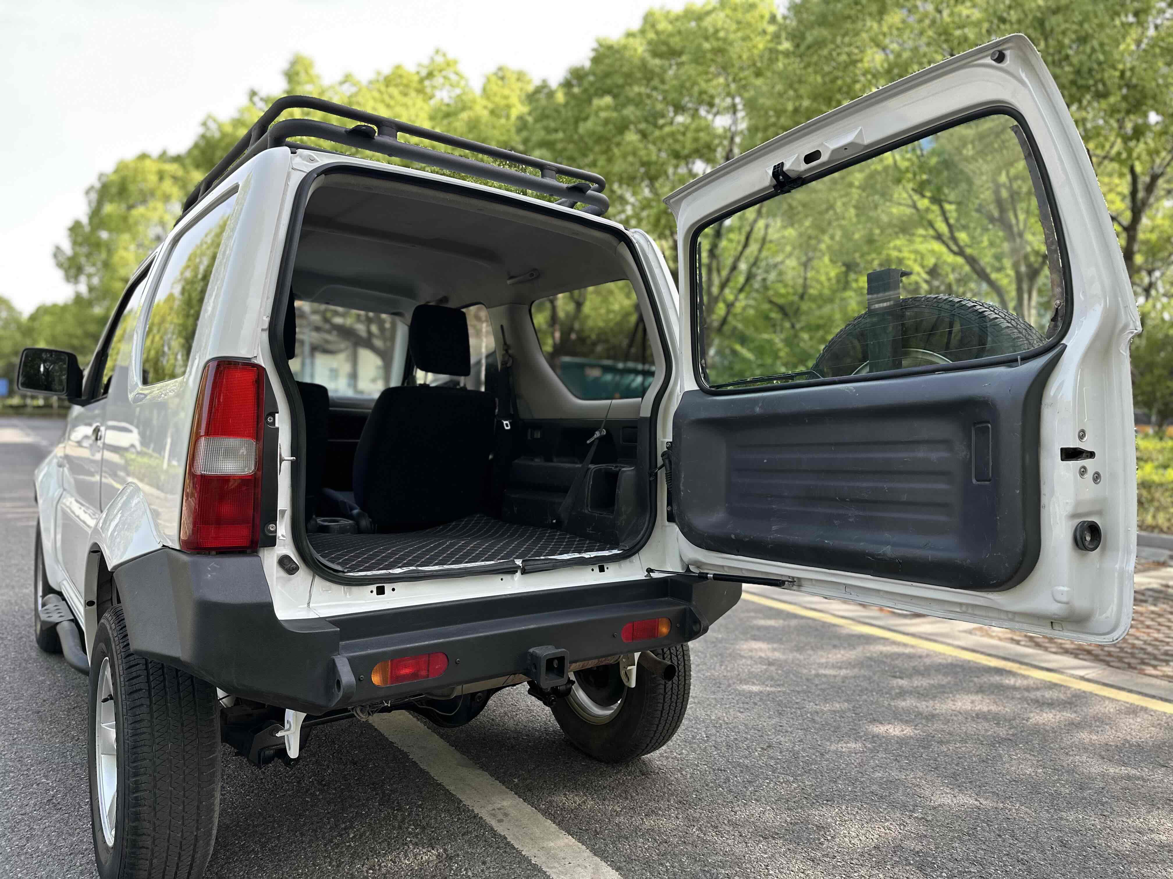 Suzuki Jimny (7)